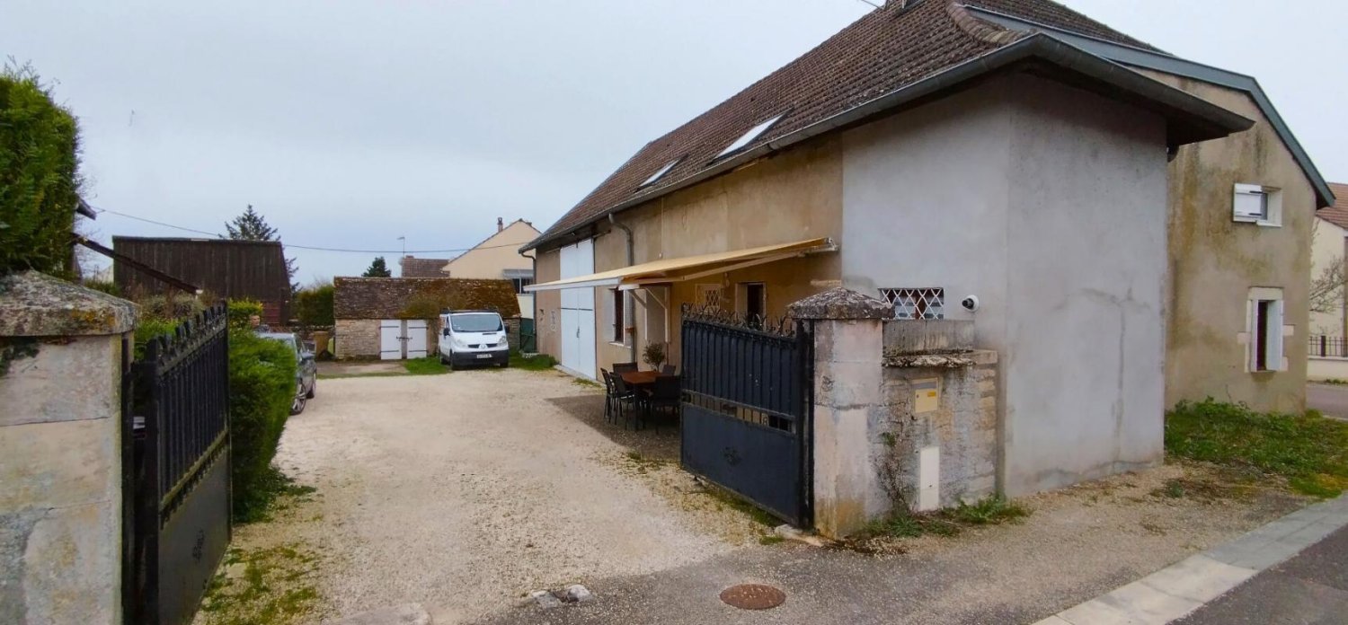 Дом с 4 спальнями в Нюи-Сен-Жорж, Франция № 43367