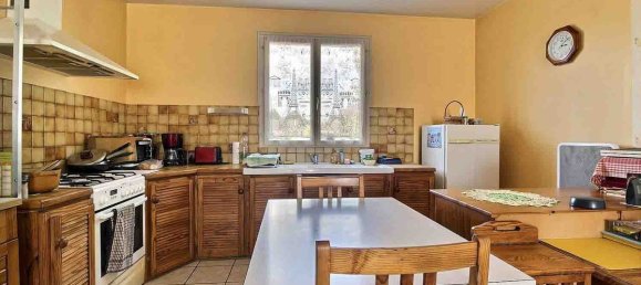 3 Schlafzimmer Haus in Le Charme, France, Nr. 240273 5