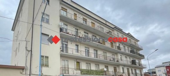 Apartamento de 3 habitaciónes en Campobasso, Italy No. 165343 3