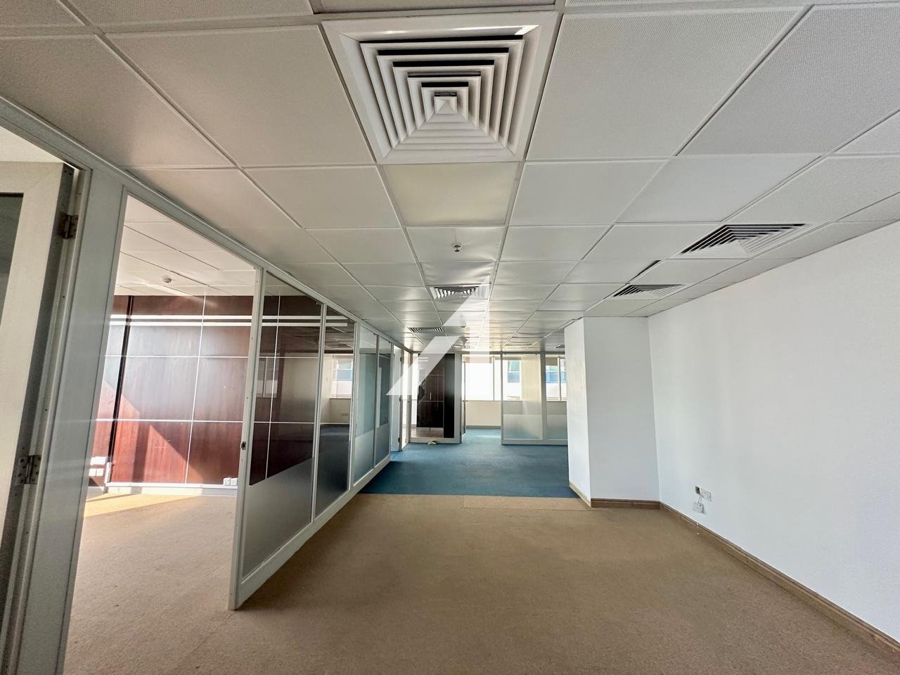 179.6m² Office in Dubai, UAE No. 107410