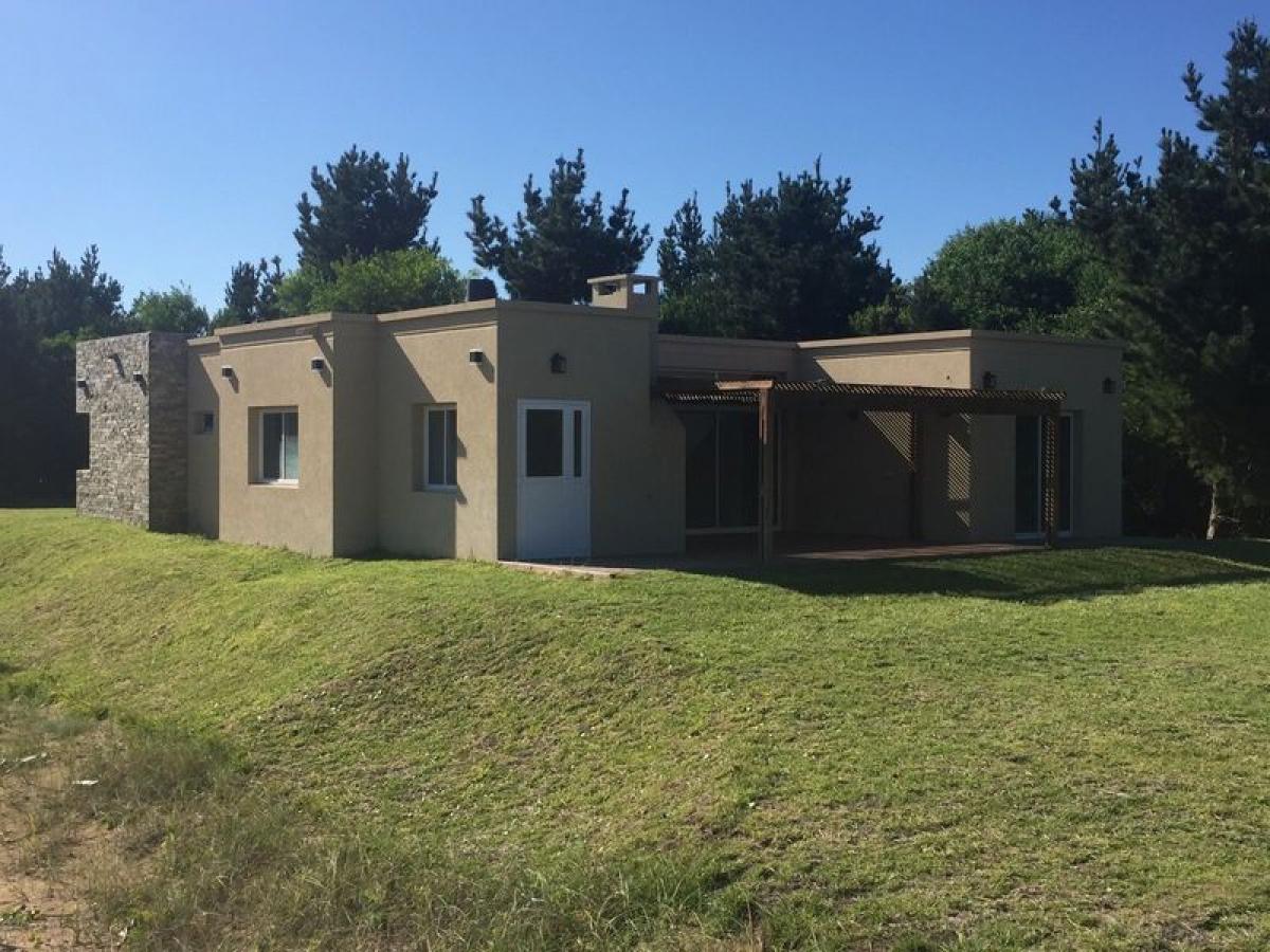 4 bedrooms House in Mar del Plata, Argentina No. 101522