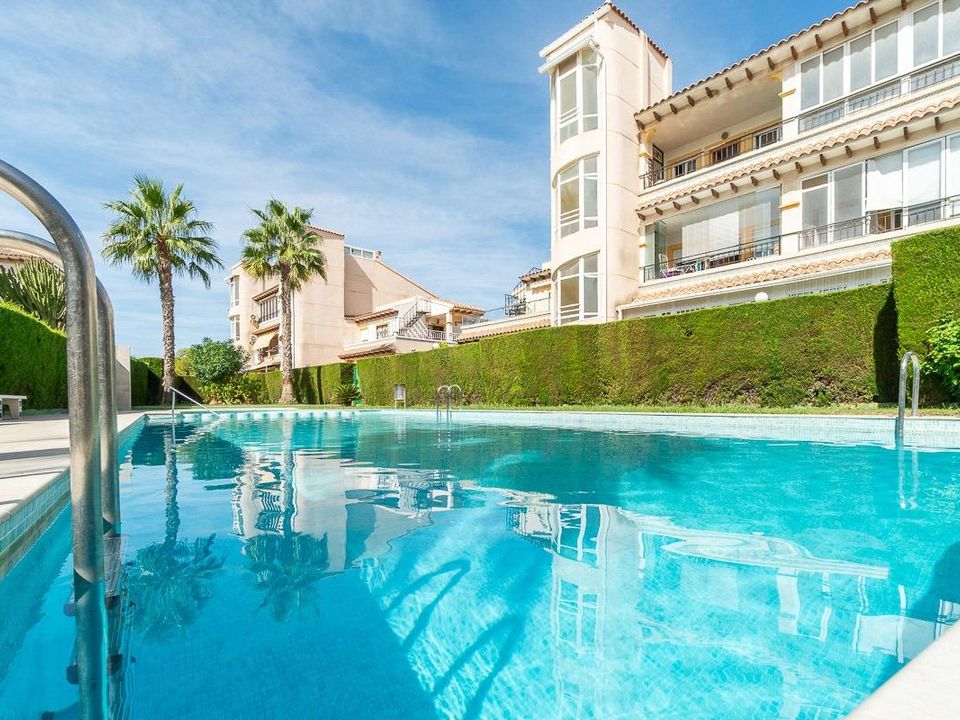 2 bedrooms Bungalow in Alicante, Spain No. 282929