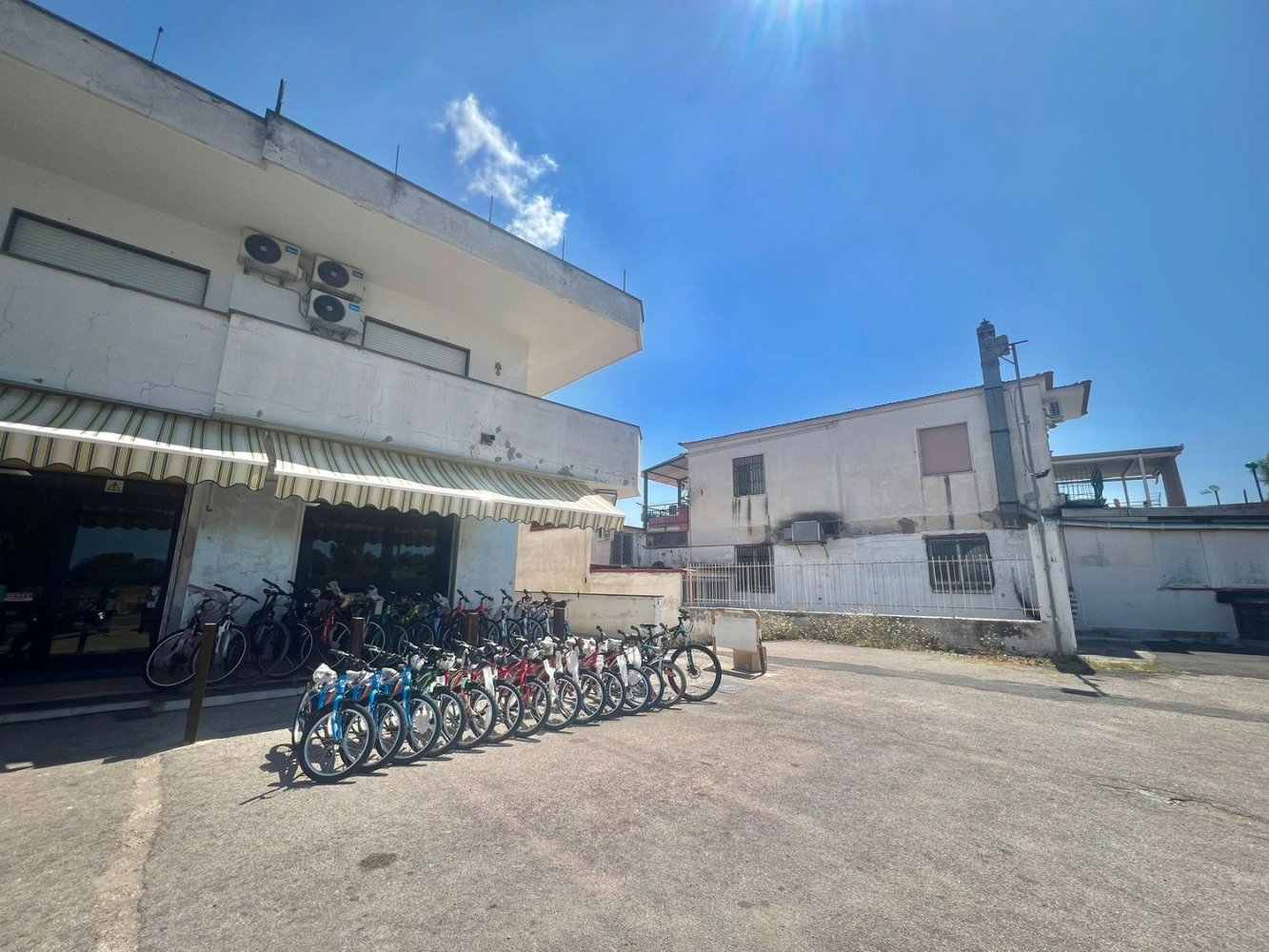  عقار تجاري في Pozzuoli, Italy 245متر مربع رقم 258800