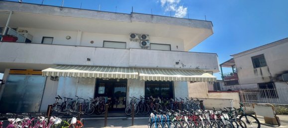  عقار تجاري في Pozzuoli, Italy 245متر مربع رقم 258800 11