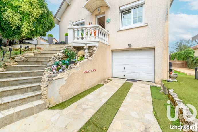 3 Schlafzimmer Haus in Goussainville, France, Nr. 354003