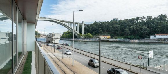 3 bedrooms Condo in Porto, Portugal No. 6668 2