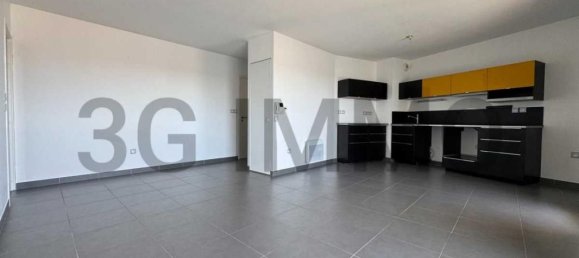 2 bedrooms Apartment in Le Cres, France No. 192423 4