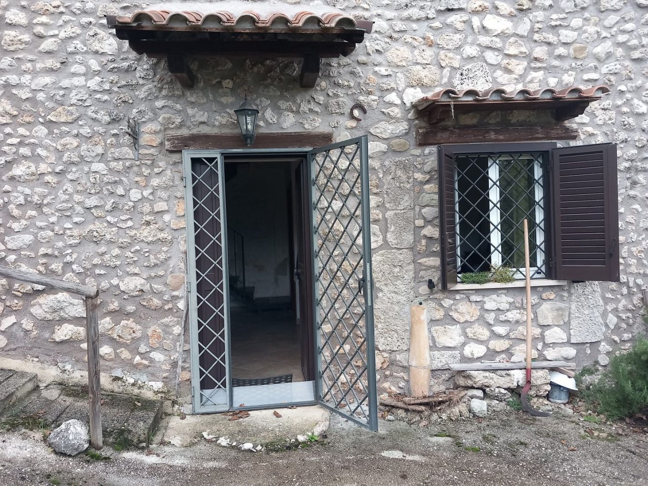 Дом с 4 комнатами в Петрелла Сальто, Италия № 252637