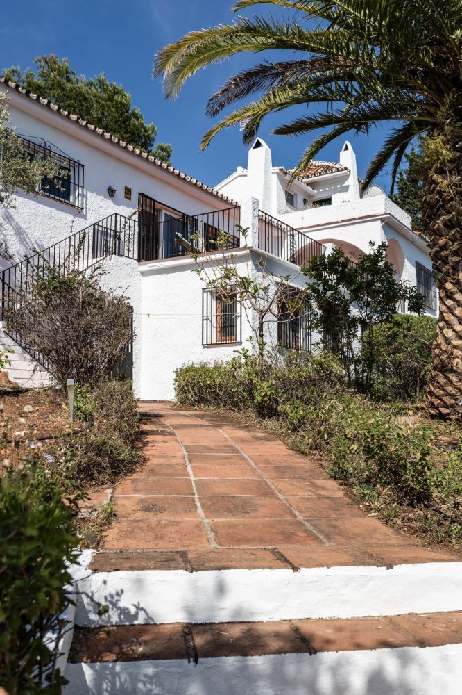 Villa de 4 dormitorios en Mijas, Spain No. 143037