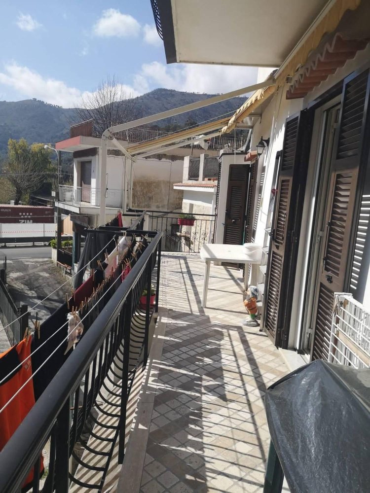 Квартира с 3 комнатами в Вентимилья, Италия № 101428