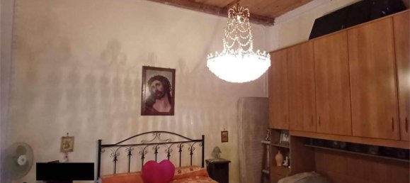 Дом с 5 комнатами в Мезанье, Италия № 186677 4