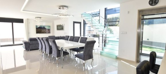 5 bedrooms Villa in San Miguel de Salinas, Spain No. 184780 5