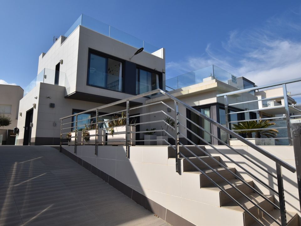 5 bedrooms Villa in San Miguel de Salinas, Spain No. 184780