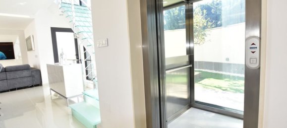 5 bedrooms Villa in San Miguel de Salinas, Spain No. 184780 10