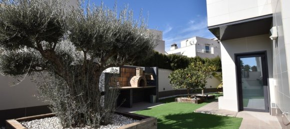 5 bedrooms Villa in San Miguel de Salinas, Spain No. 184780 18