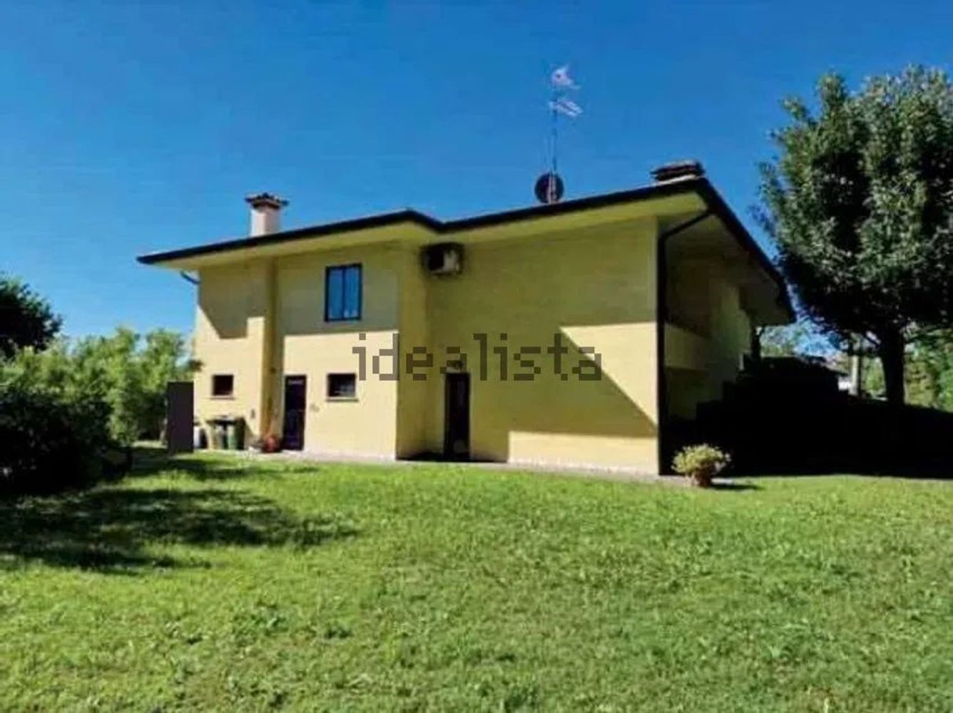 Вилла с 9 комнатами в Сальгареда, Италия № 206458