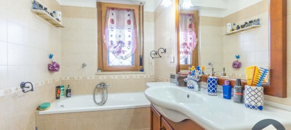 3 rooms Apartment in Pomezia, Italy No. 137894 39