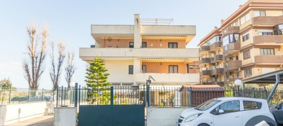 3 rooms Apartment in Pomezia, Italy No. 137894 10