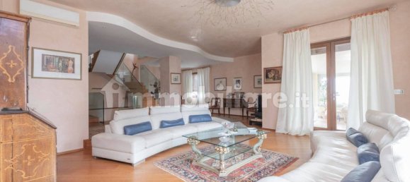 3 غرف نوم فيلا في Moncalieri, Italy رقم 143217 9