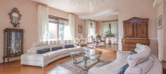 3 غرف نوم فيلا في Moncalieri, Italy رقم 143217 2