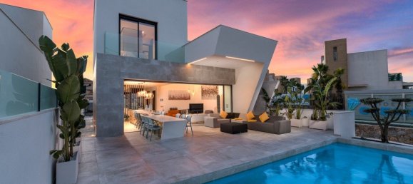 5 bedrooms Villa in Los Altos, Spain No. 9170 22