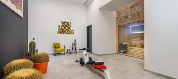 5 bedrooms Villa in Los Altos, Spain No. 9170 6