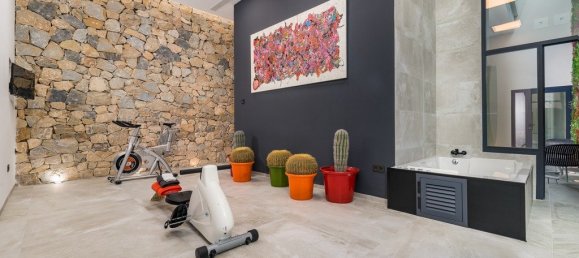 5 bedrooms Villa in Los Altos, Spain No. 9170 16