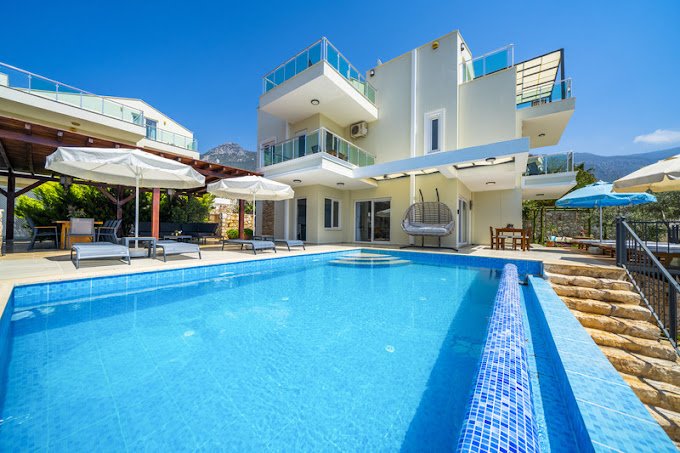 Villa 5+1 in Kas, Turkey No. 18553