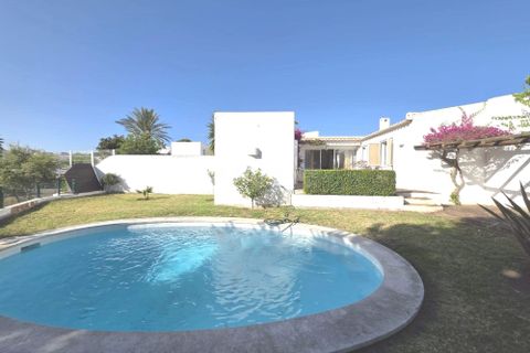 Casa de 3 dormitorios en Albufeira, Portugal No. 330079