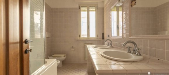 Квартира с 4 спальнями в Озимо, Италия № 346981 14