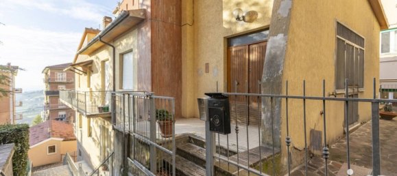 Квартира с 4 спальнями в Озимо, Италия № 346981 4