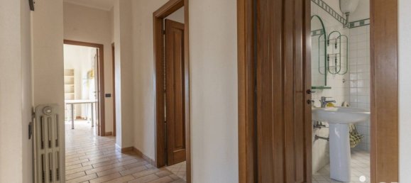 Квартира с 4 спальнями в Озимо, Италия № 346981 12