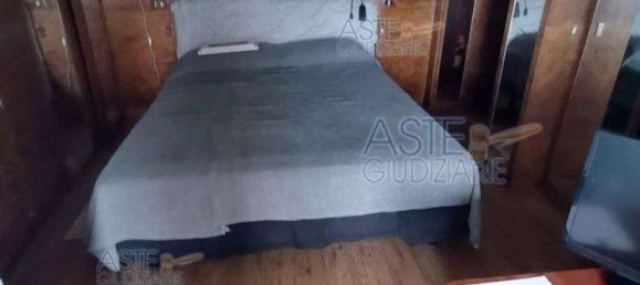 4 rooms Apartment in Rome, Italy No. 199949 4