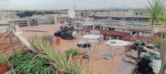 4 rooms Apartment in Rome, Italy No. 199949 10