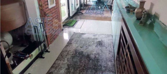 4 rooms Apartment in Rome, Italy No. 199949 3