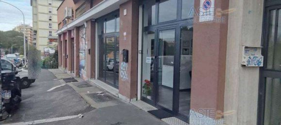 4 rooms Apartment in Rome, Italy No. 199949 13