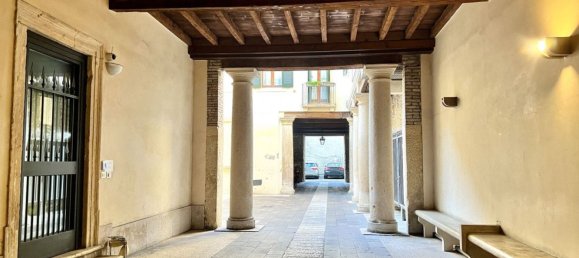 3 chambres Appartement à Verona, Italy No. 370004 4