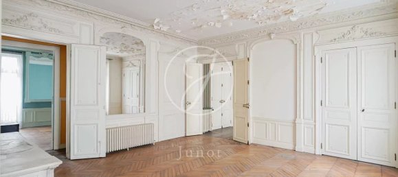 5 bedrooms Apartment in Paris, France No. 131352 6