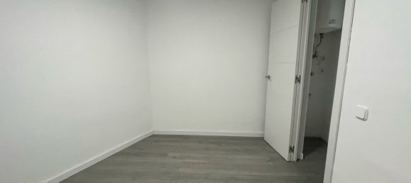 1 bedroom Penthouse in L'Hospitalet de Llobregat, Spain No. 173402 2