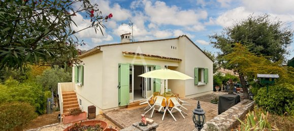 2 bedrooms House in Grasse, France No. 345926 3