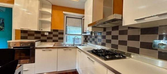 3 rooms Apartment in Rome, Italy No. 104021 8