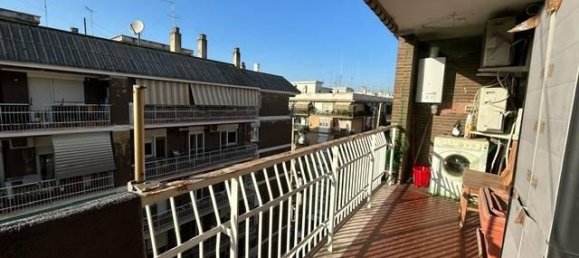 3 rooms Apartment in Rome, Italy No. 104021 3