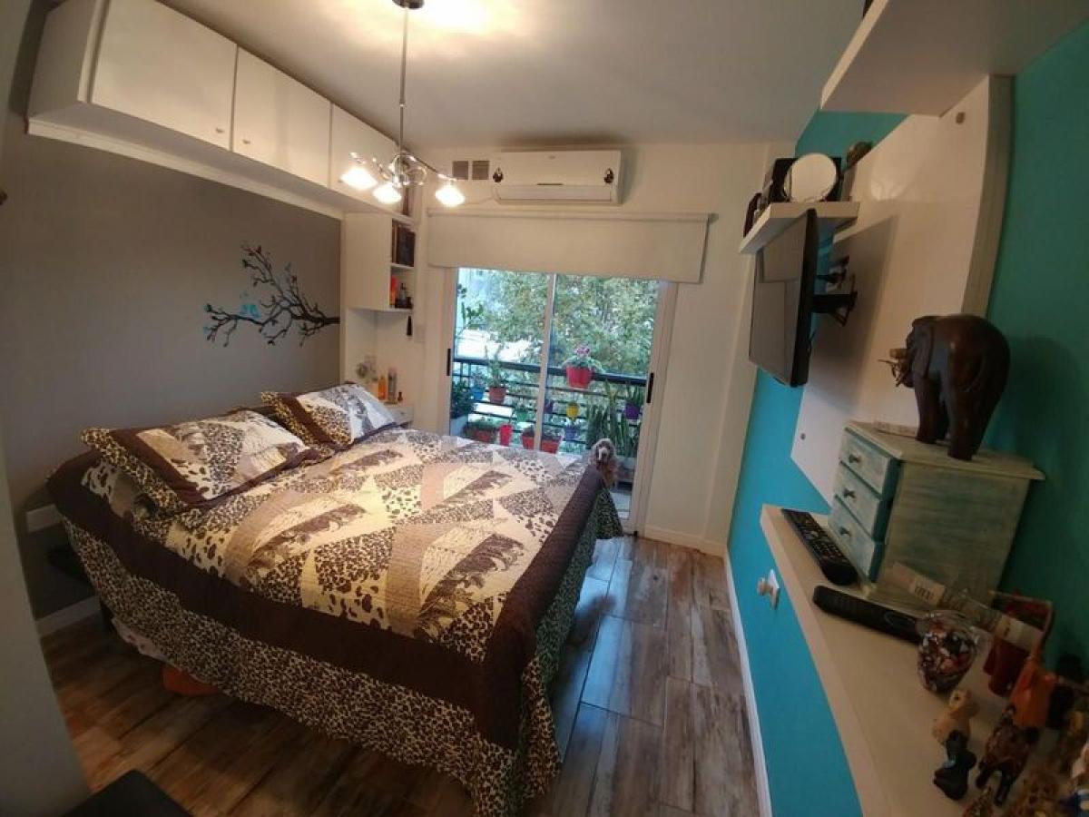 Studio in Avellaneda, Argentina No. 92807