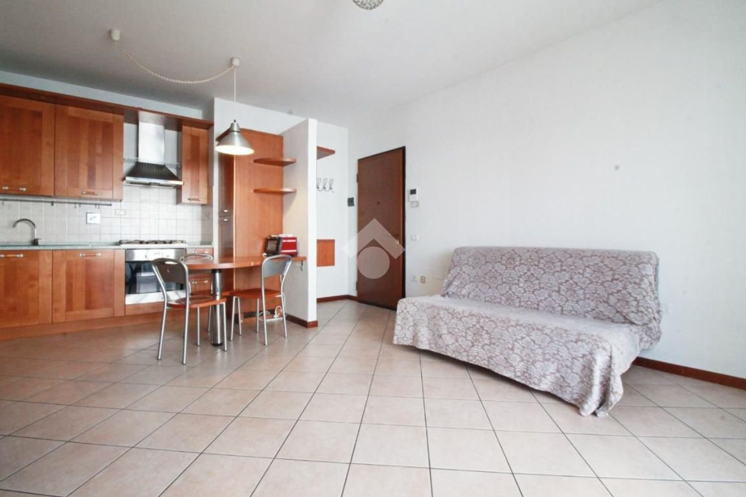3 rooms Apartment in Prato, Italy No. 271879
