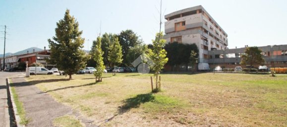 3 rooms Apartment in Prato, Italy No. 271879 17