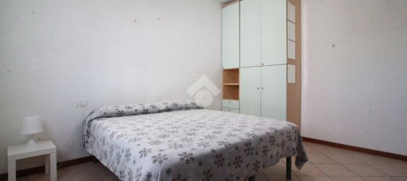 3 rooms Apartment in Prato, Italy No. 271879 9