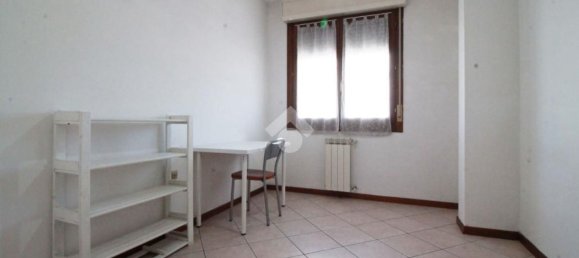 3 rooms Apartment in Prato, Italy No. 271879 14