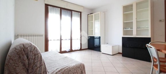 3 rooms Apartment in Prato, Italy No. 271879 5