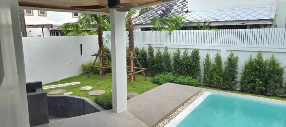 4 bedrooms Villa in Chalong, Thailand No. 25597 4