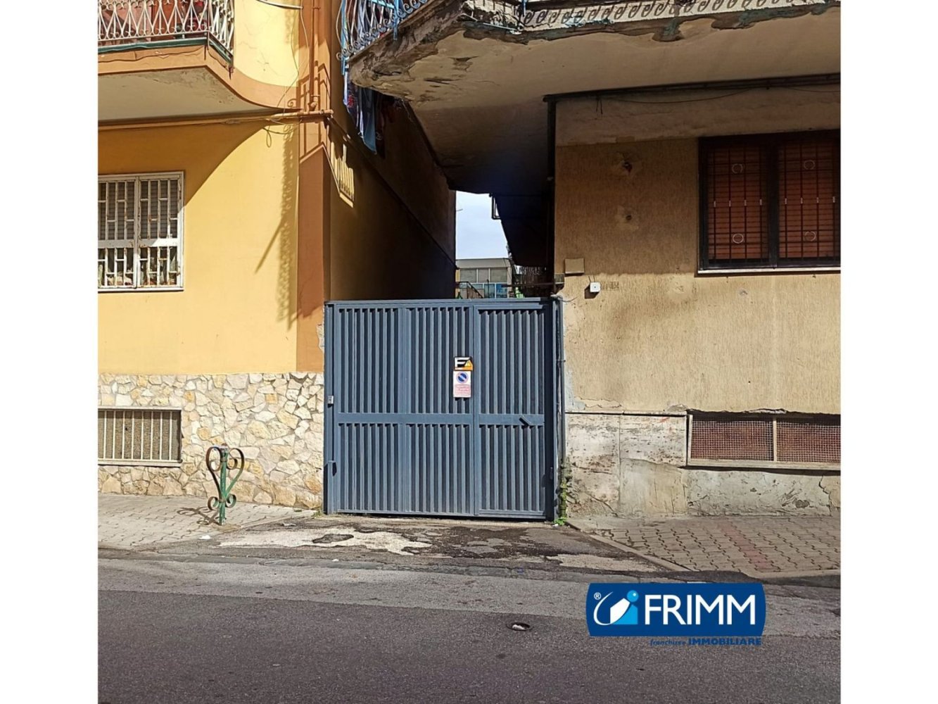 15m² Garage in Naples, Italy No. 338932